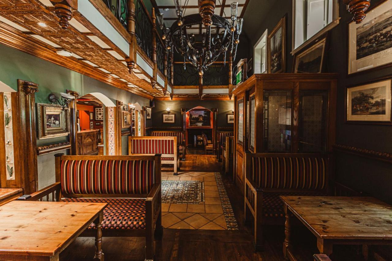 Hamlet Court Hotel Johnstown Bridge Екстериор снимка