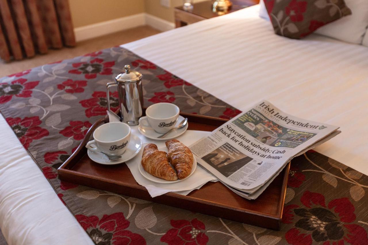 Hamlet Court Hotel Johnstown Bridge Екстериор снимка