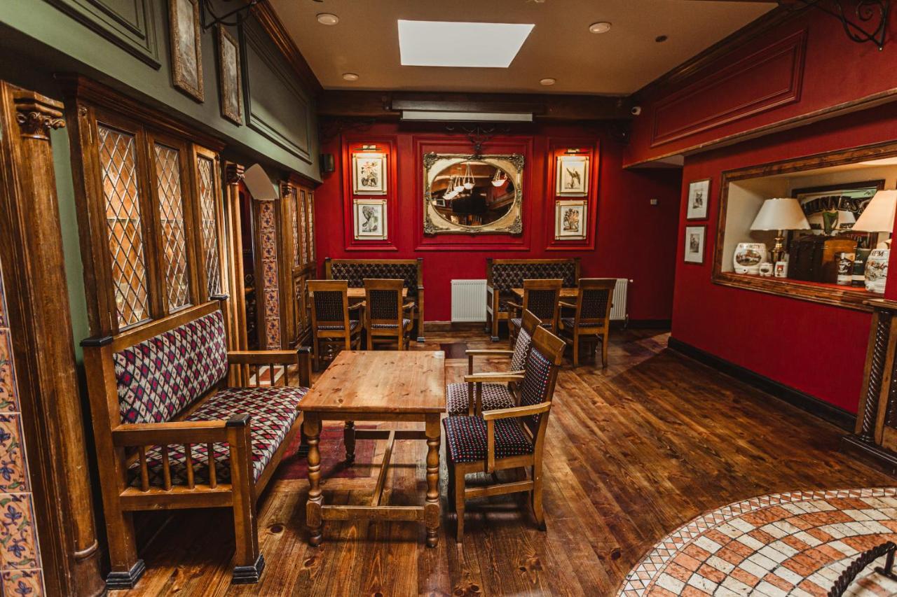 Hamlet Court Hotel Johnstown Bridge Екстериор снимка