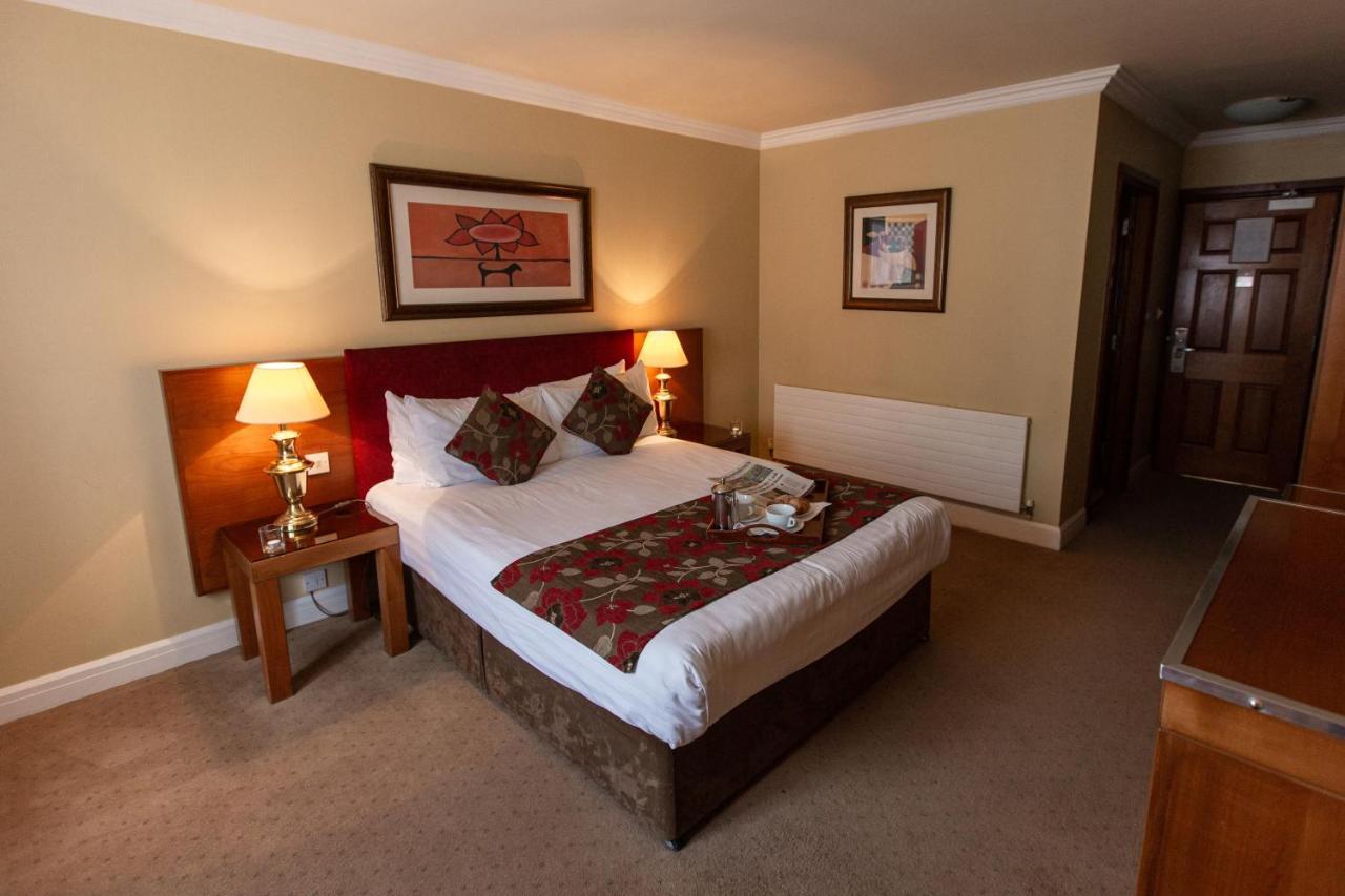 Hamlet Court Hotel Johnstown Bridge Екстериор снимка