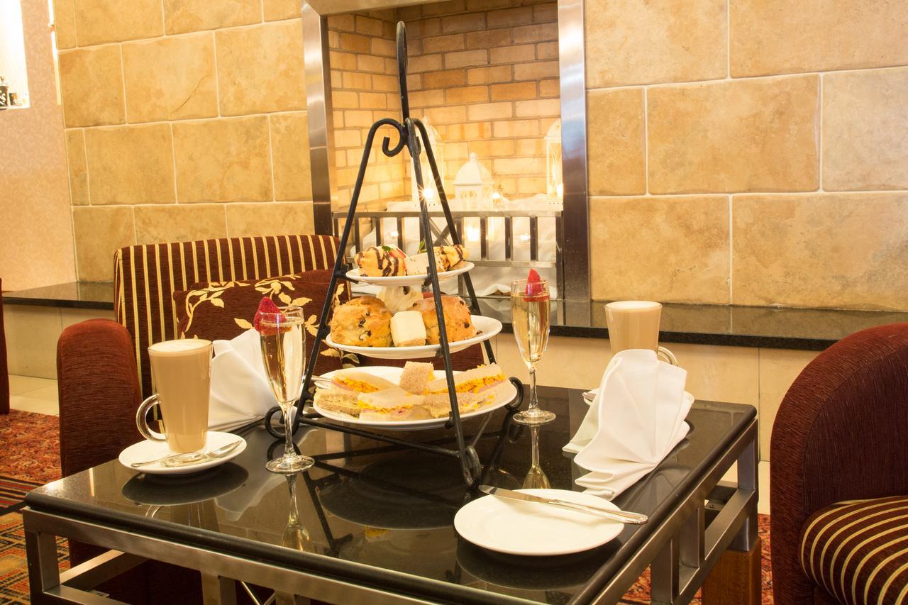 Hamlet Court Hotel Johnstown Bridge Екстериор снимка