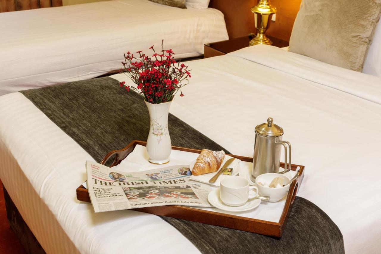 Hamlet Court Hotel Johnstown Bridge Екстериор снимка
